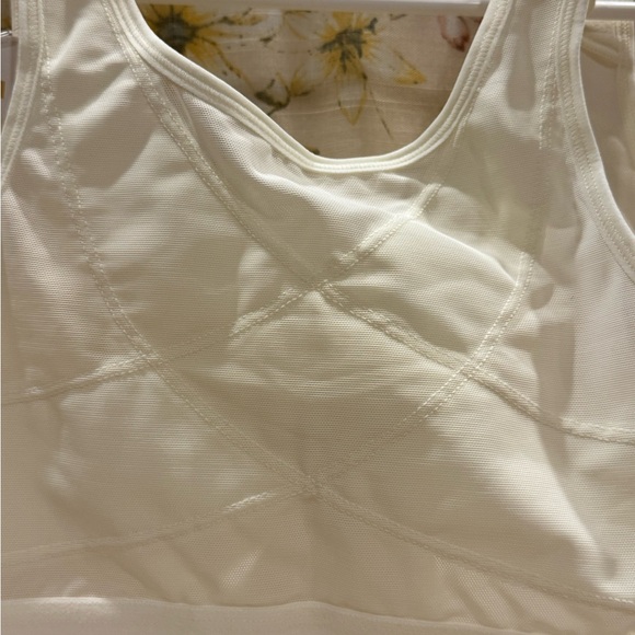 NWT DELIMIRA Wireless X-Shaped Back Posture Front Closure Ivory 38B - Picture 12 of 15